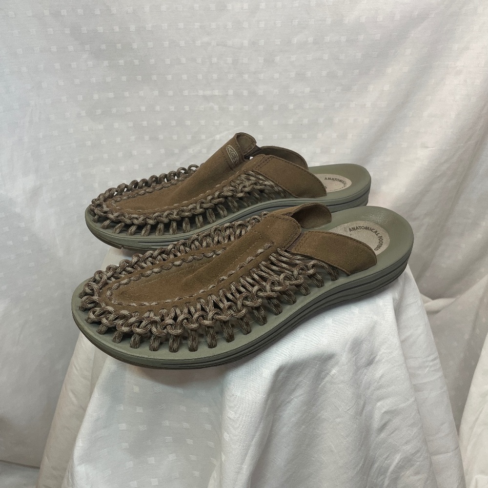 Keen Uneek Brown Slides